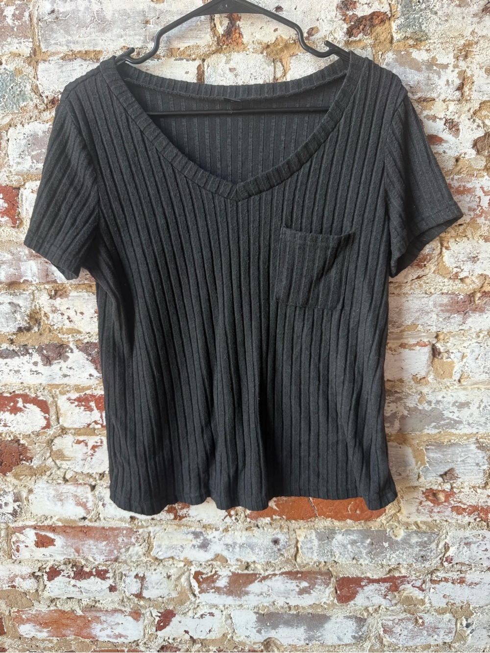 SHEIN Black Ribbed V-Neck Short Sleeve Top with Pocket